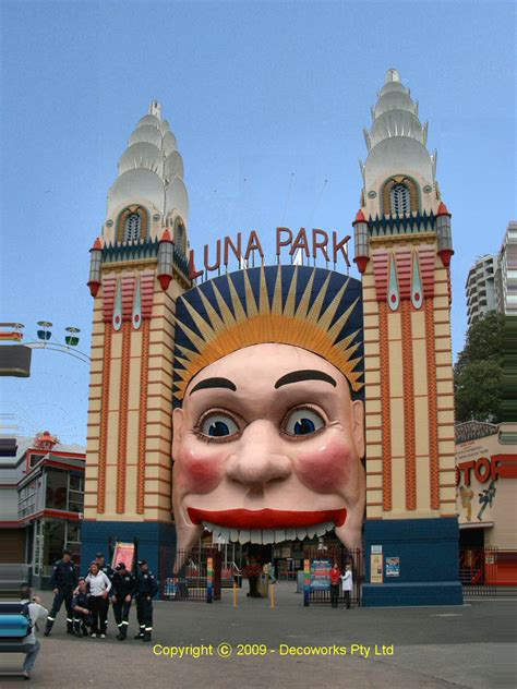 luna park ysl